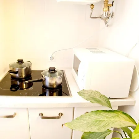 With One Bedroom In With Wifi 12 Km From The Beach Apartment Lisbon
