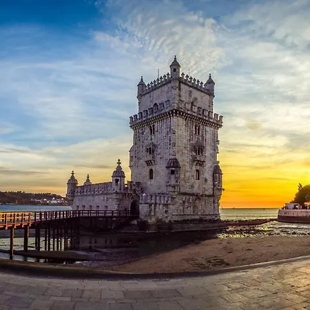 With One Bedroom In With Wifi 12 Km From The Beach Apartment Lisbon