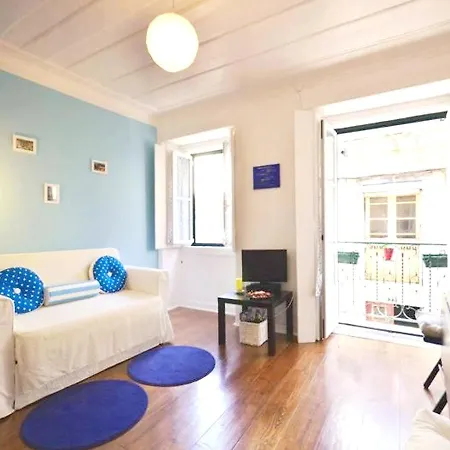 With One Bedroom In With Wifi 12 Km From The Beach Lisbon