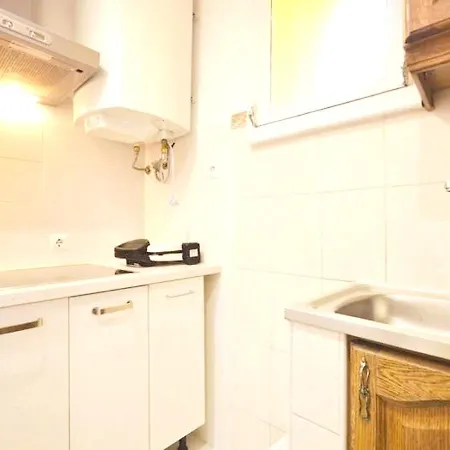 With One Bedroom In With Wifi 12 Km From The Beach * Lisbon