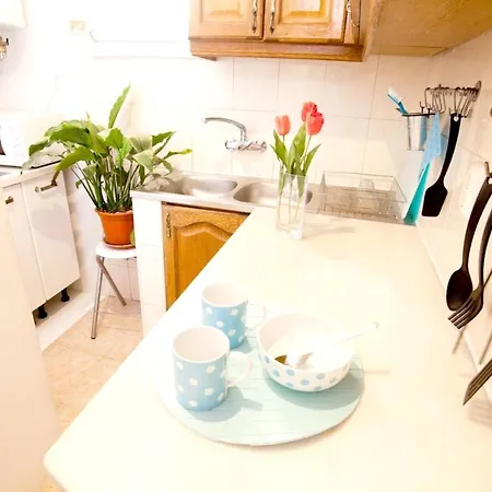 With One Bedroom In With Wifi 12 Km From The Beach Apartment *